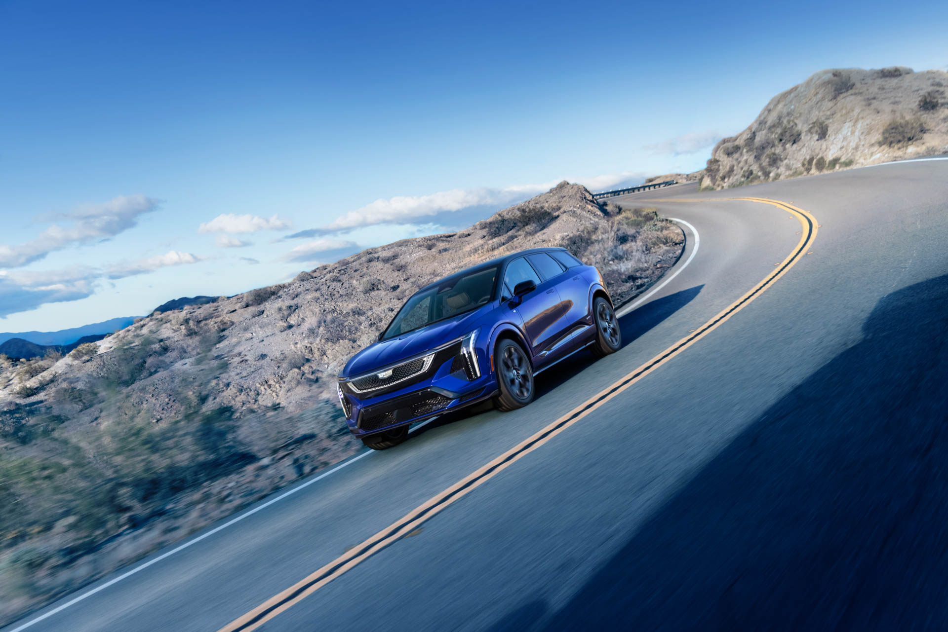 Cadillac presenta OPTIQ V 2026 desempeño tecnología y estilo eléctrico
