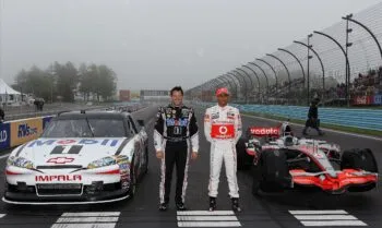 ¿Cuáles son las similitudes entre NASCAR y Fórmula 1?