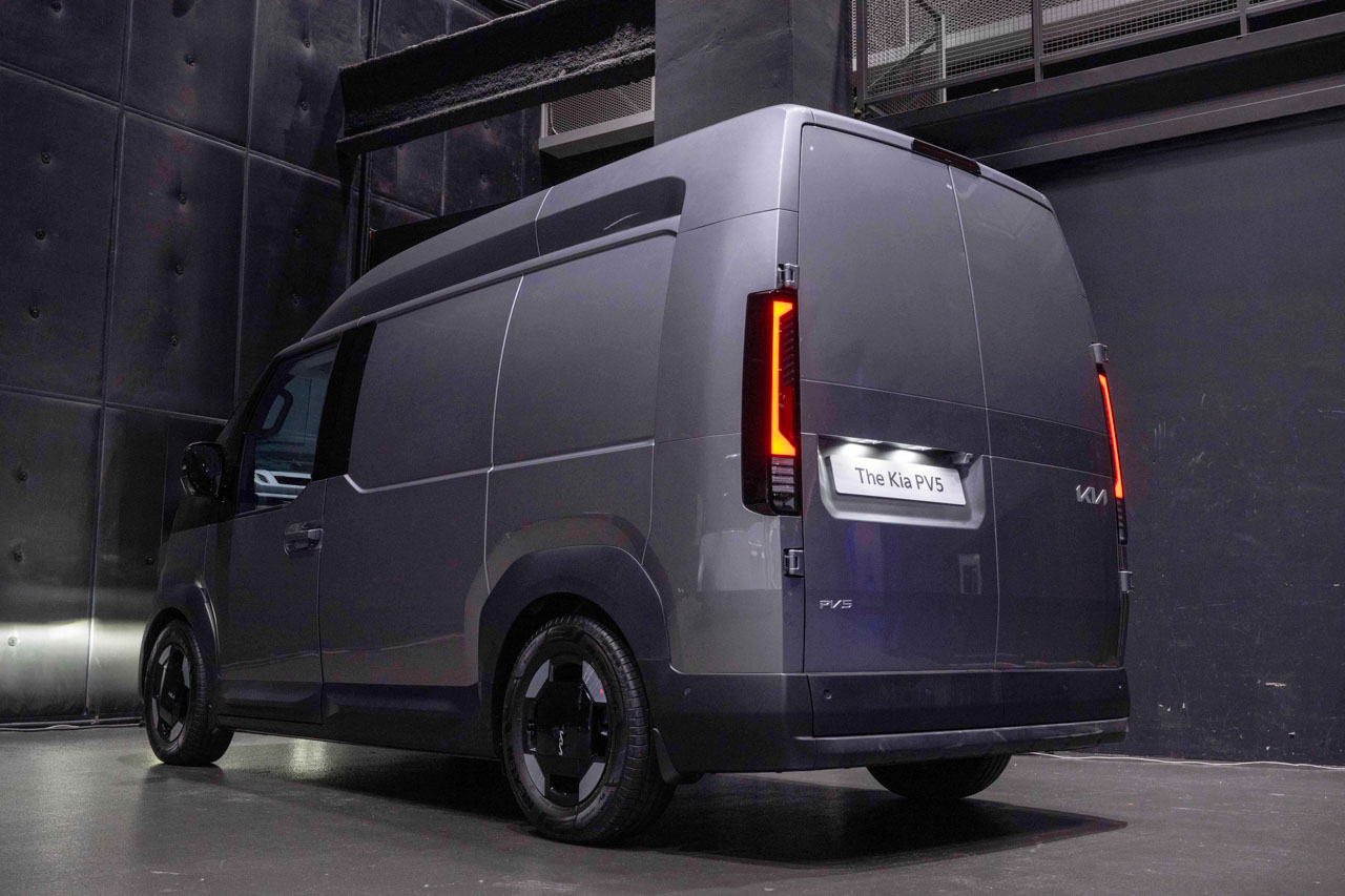 El futuro del transporte flexible empieza con el Kia PV5
