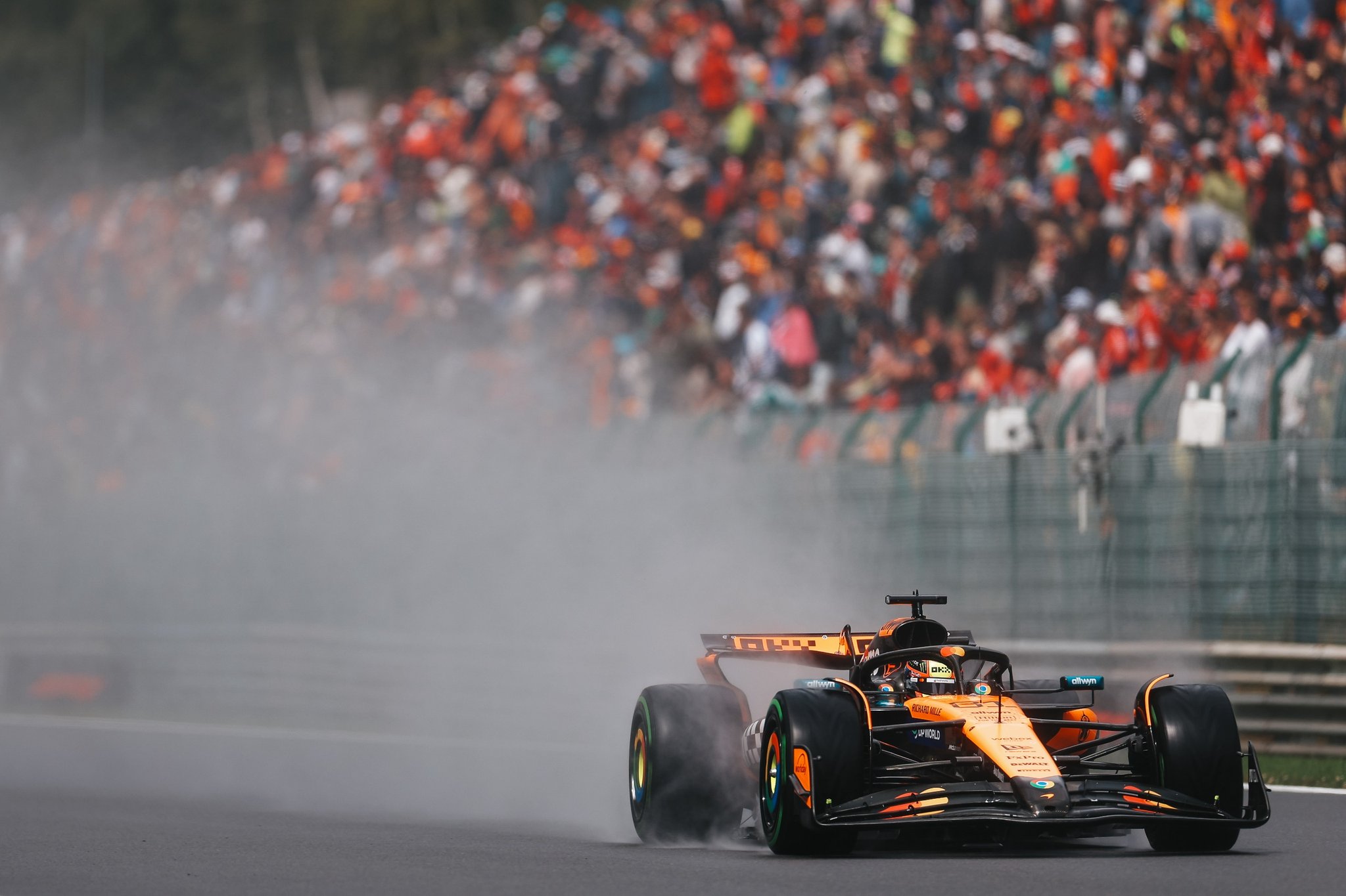 Oscar Piastri resiste la presión de Norris y conquista el Gran Premio de Bélgica bajo la lluvia | Memo Lira Oscar Piastri resiste la presión de Norris y conquista el Gran Premio de Bélgica bajo la lluvia