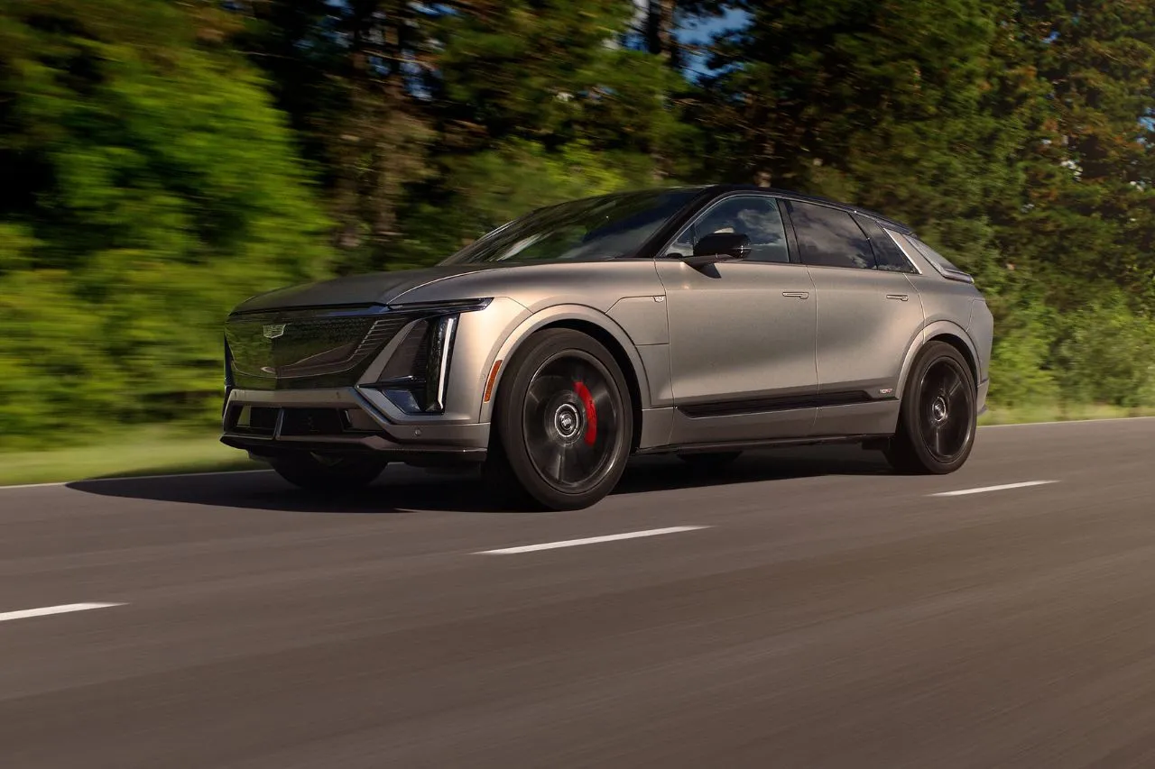 Cadillac V-Series, ¿el lujo y motorsport?