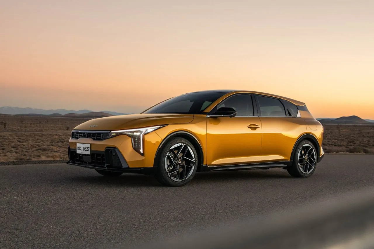 Kia K4 Hatchback 2026 inicia preventa en México con una edición limitada y mucho estilo