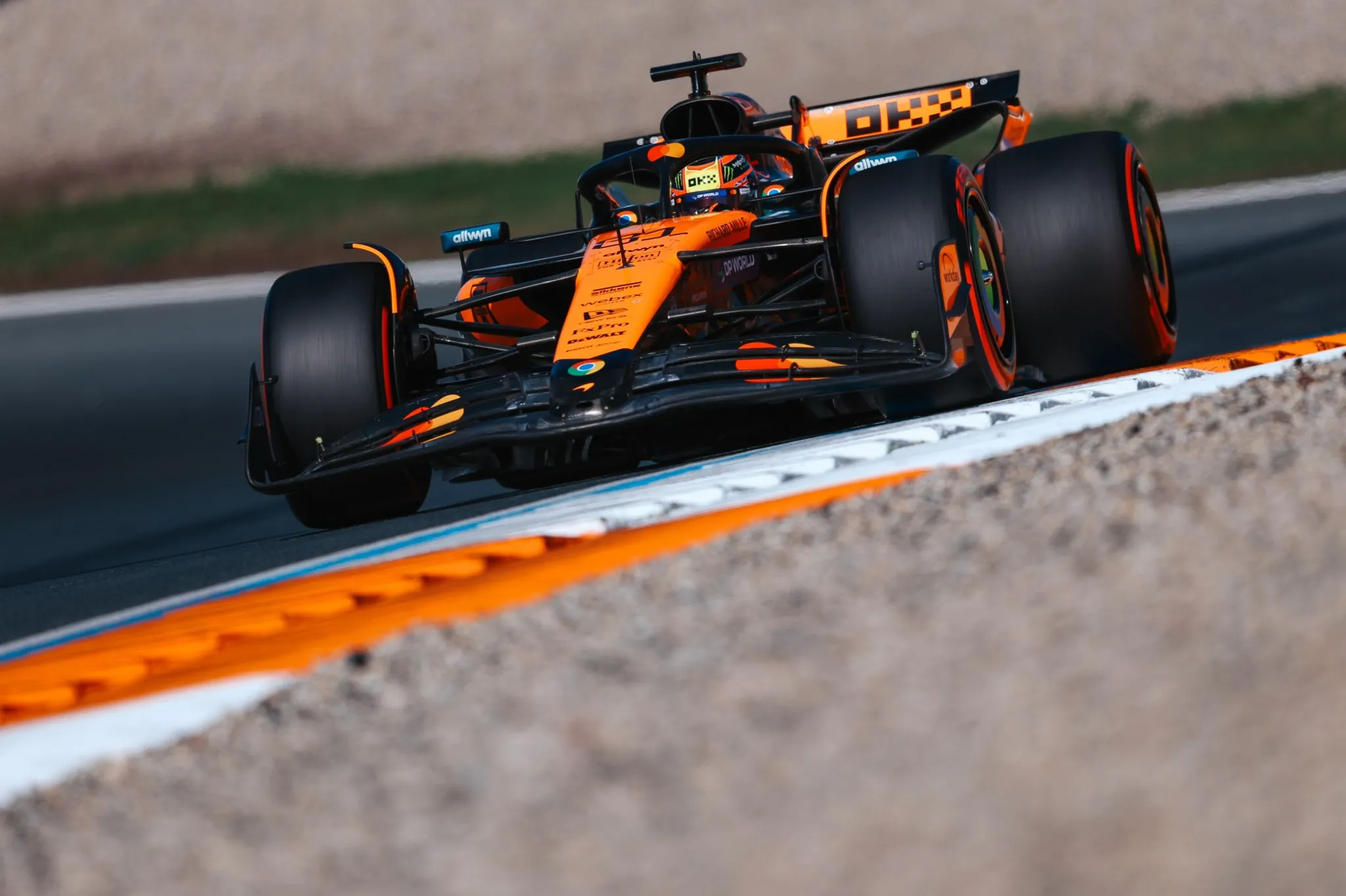 Piastri vuela en Zandvoort y se lleva la pole del GP de Países Bajos 2025