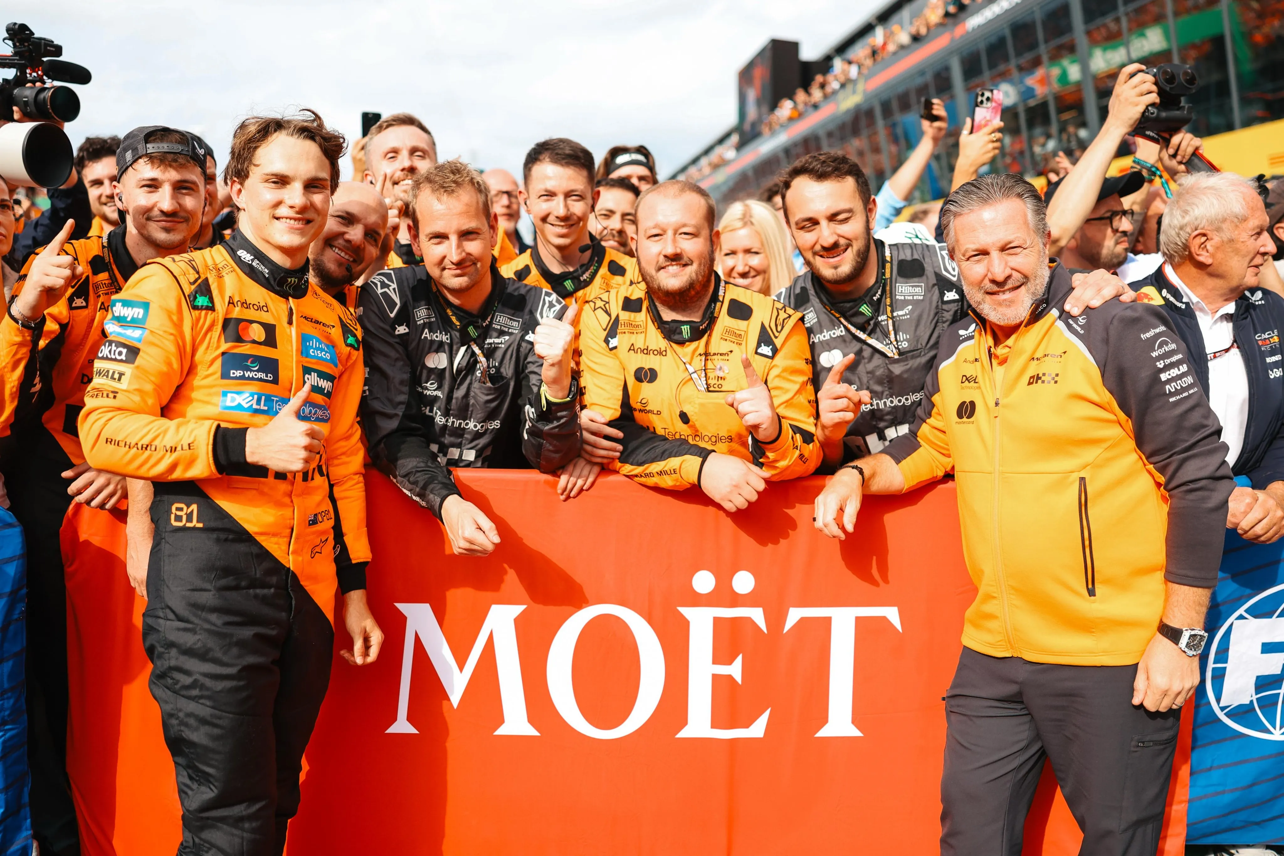 Piastri reina en Zandvoort: triunfo histórico, abandono de Norris y Hadjar sorprende en el podio