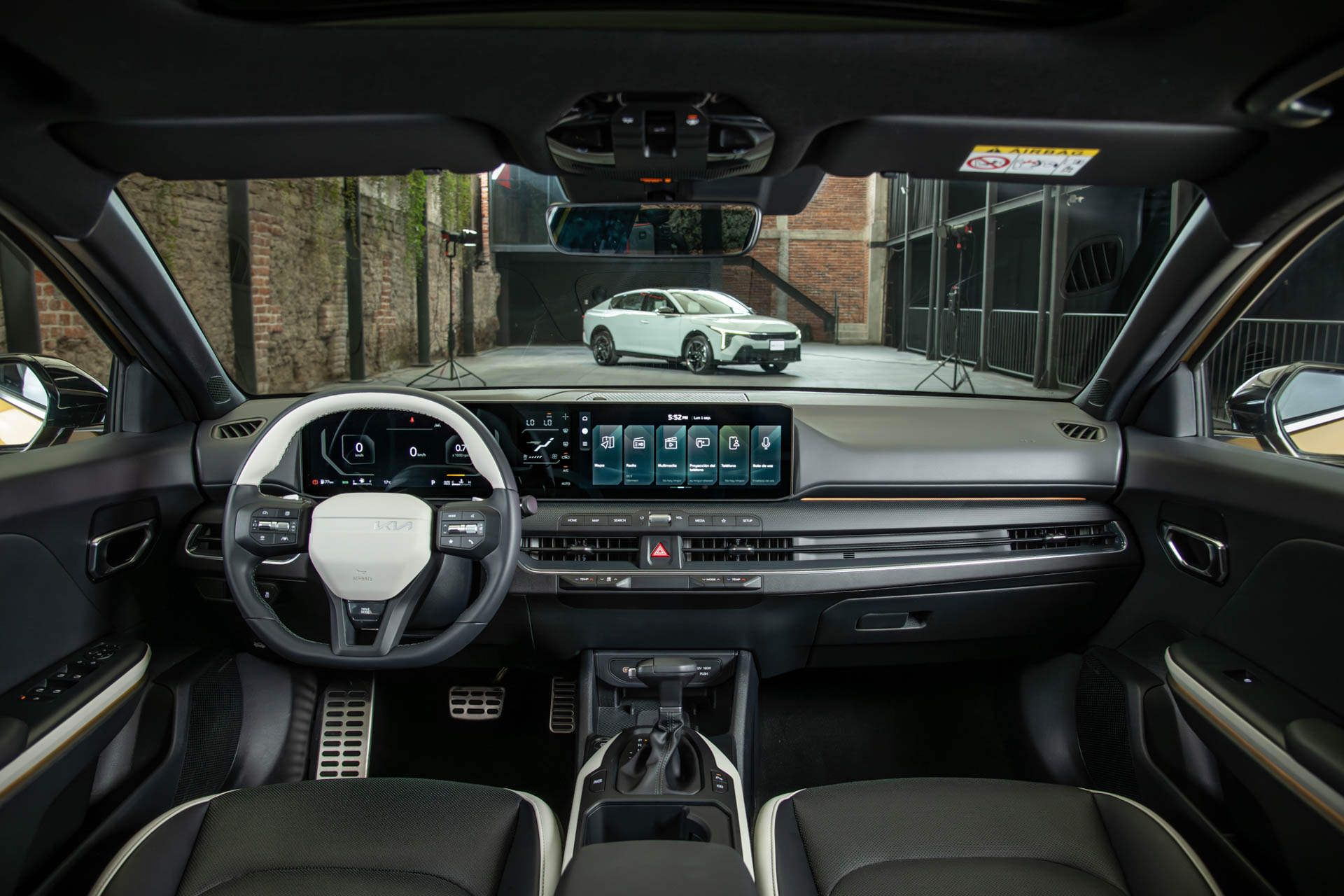 Kia K4, premiado por J.D. Power 2025 por su experiencia multimedia