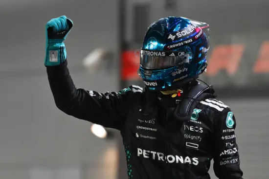George Russell reina en Singapur y McLaren celebra el bicampeonato de constructores