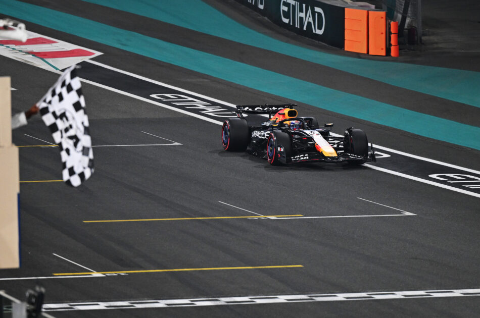 Verstappen firma una pole épica en Abu Dabi y enciende el duelo final por el título | Memo Lira Verstappen firma una pole épica en Abu Dabi y enciende el duelo final por el título
