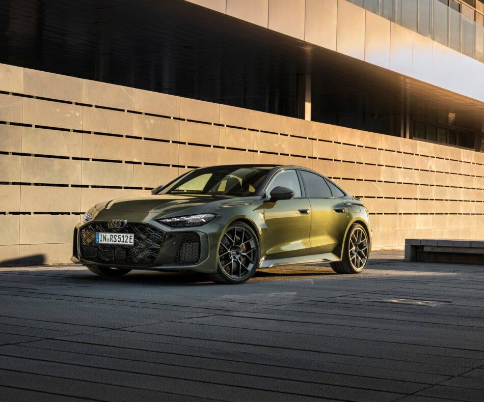 Audi RS 5 Sedan con tren motriz híbrido enchufable
