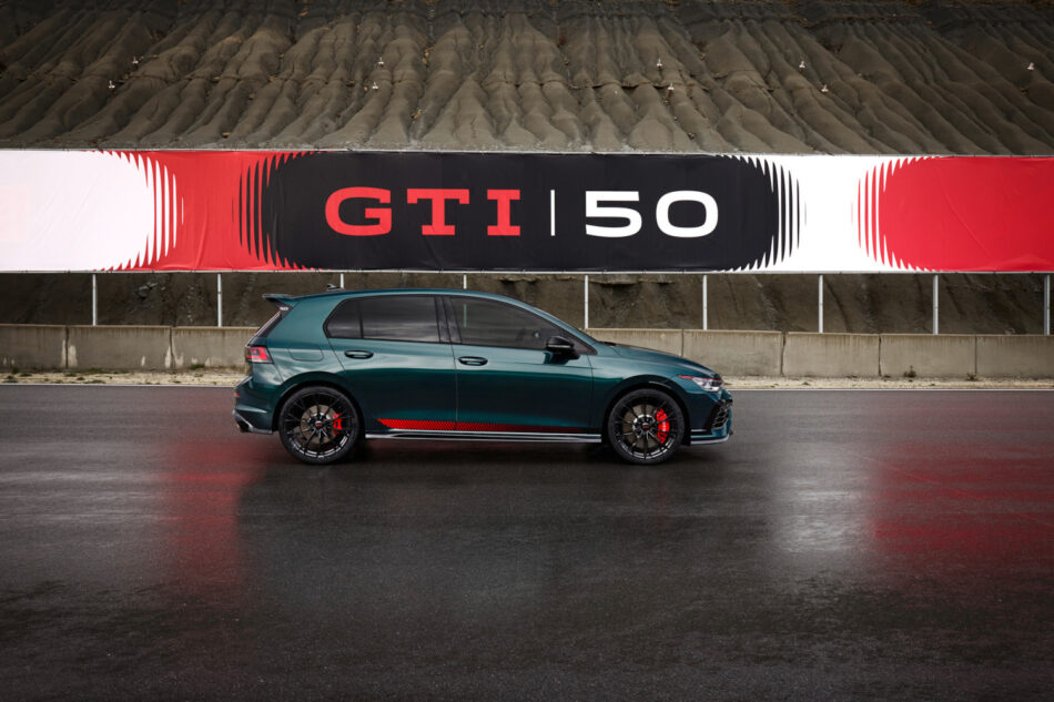 Vista lateral del Golf GTI Edition 50