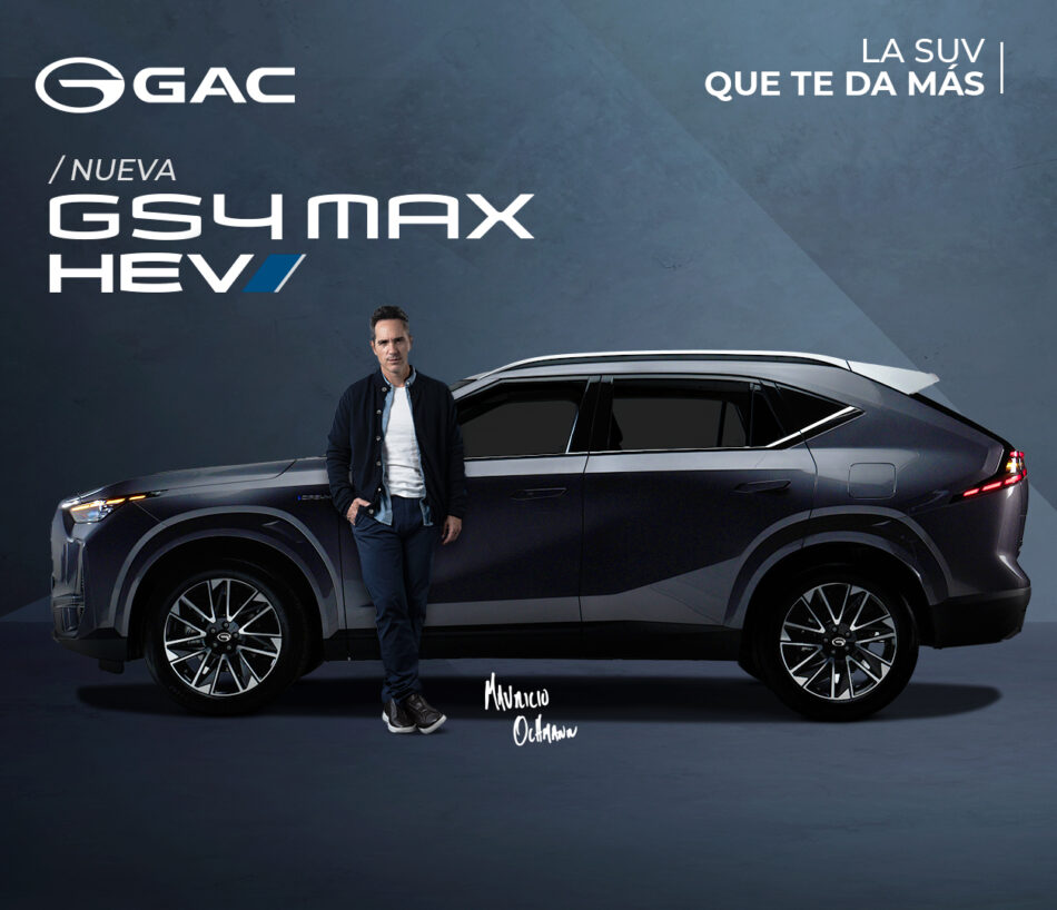 GS4 MAX HEV Memo Lira Vista lateral SUV híbrida GAC GS4 HEV en estudio mostrando su diseño moderno con Mauricio Ochmann