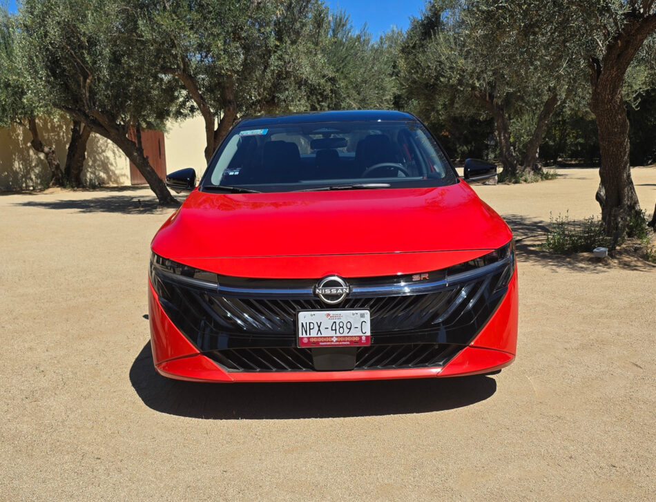 Nuevo diseño frontal en Nissan Sentra 2026 Memo Lira Nuevo diseño frontal en Nissan Sentra 2026