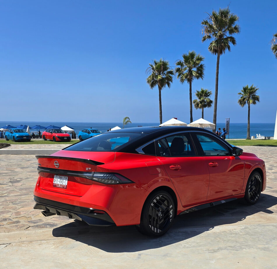 Prueba de manejo de Nissan Sentra 2026 Memo Lira Prueba de manejo de Nissan Sentra 2026