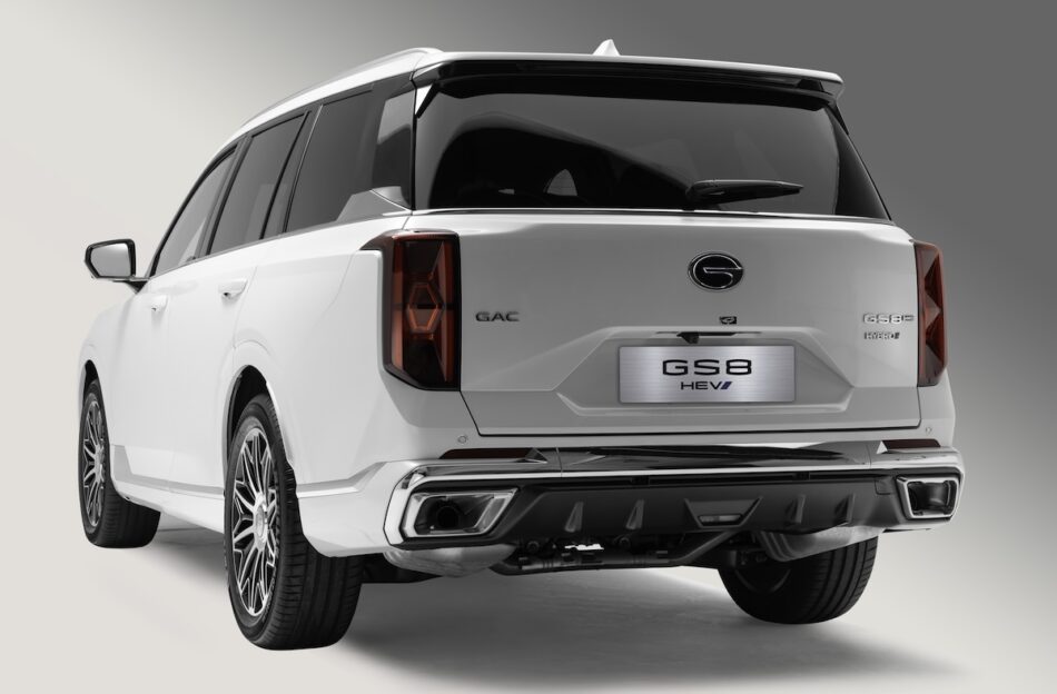 GS8 HEV Memo Lira Toma trasera de la SUV híbrida GAC GS8 HEV en blanco