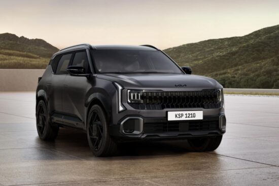 Vista frontal de Kia Seltos con nueva identidad de diseñ