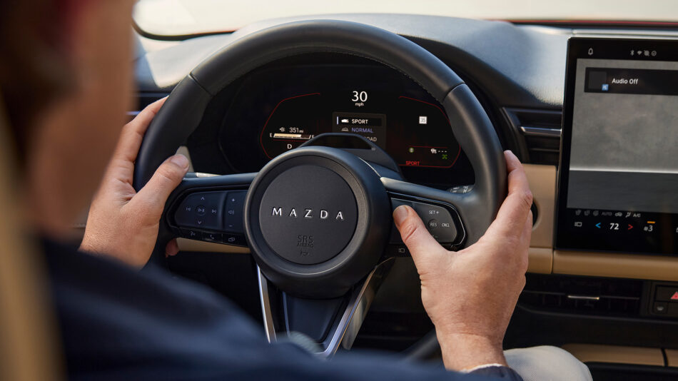 Nuevo diseño de volante en Mazda CX5 Memo Lira Nuevo diseño de volante en Mazda CX 5