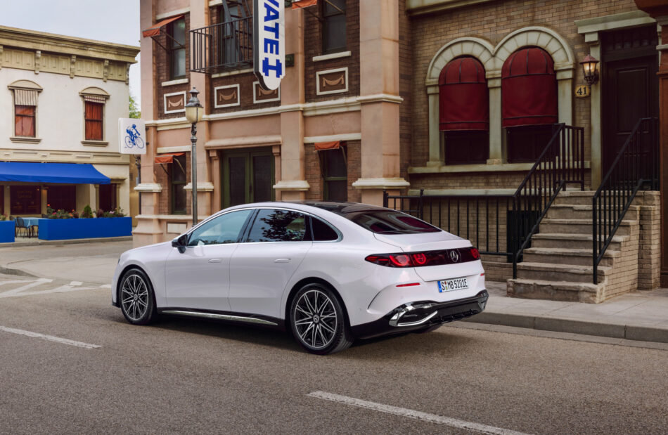 Diseño trasero de MercedesBenz Clase C eléctrico Memo Lira Diseño trasero de Mercedes Benz Clase C eléctrico