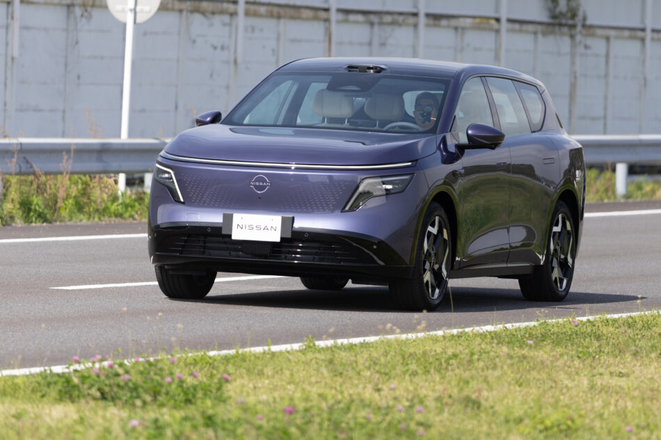 Nissan NX8 durante la prueba de manejo Memo Lira Nissan NX8 durante la prueba de manejo