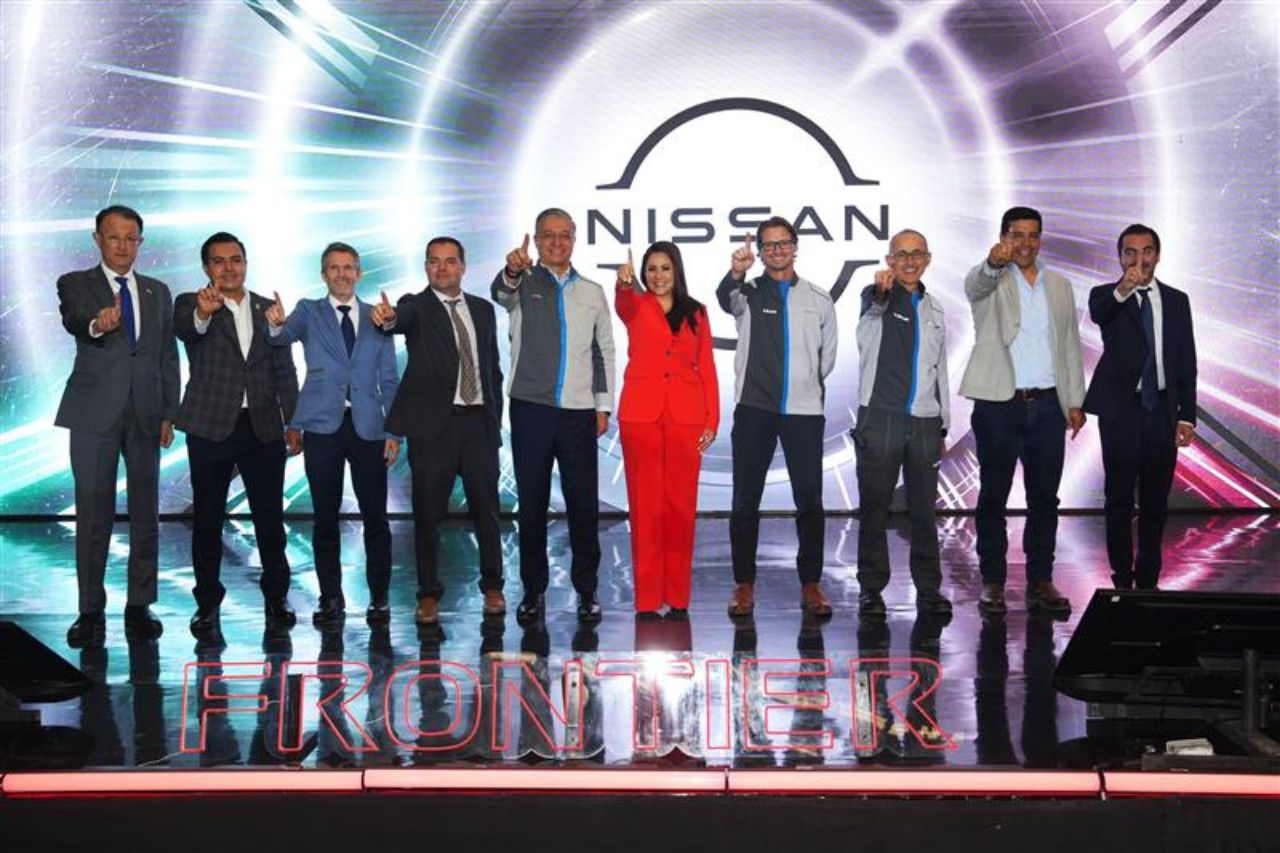 Rodrigo Centeno en la Planta de Nissan en Aguascalientes en el arranque de producción de la pick up Frontier