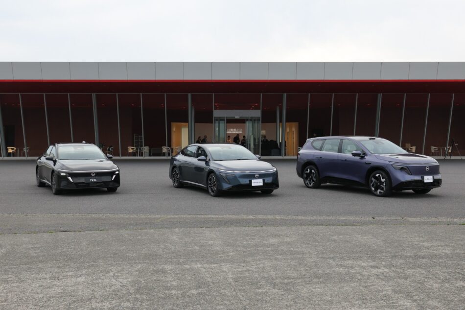 Prueba de manejo de Nissan N6 N7 y NX8 en la pista de Grandrive en Oppama Japón Memo Lira Prueba de manejo de Nissan N6 N7 y NX8 en la pista de Grandrive en Oppama Japón