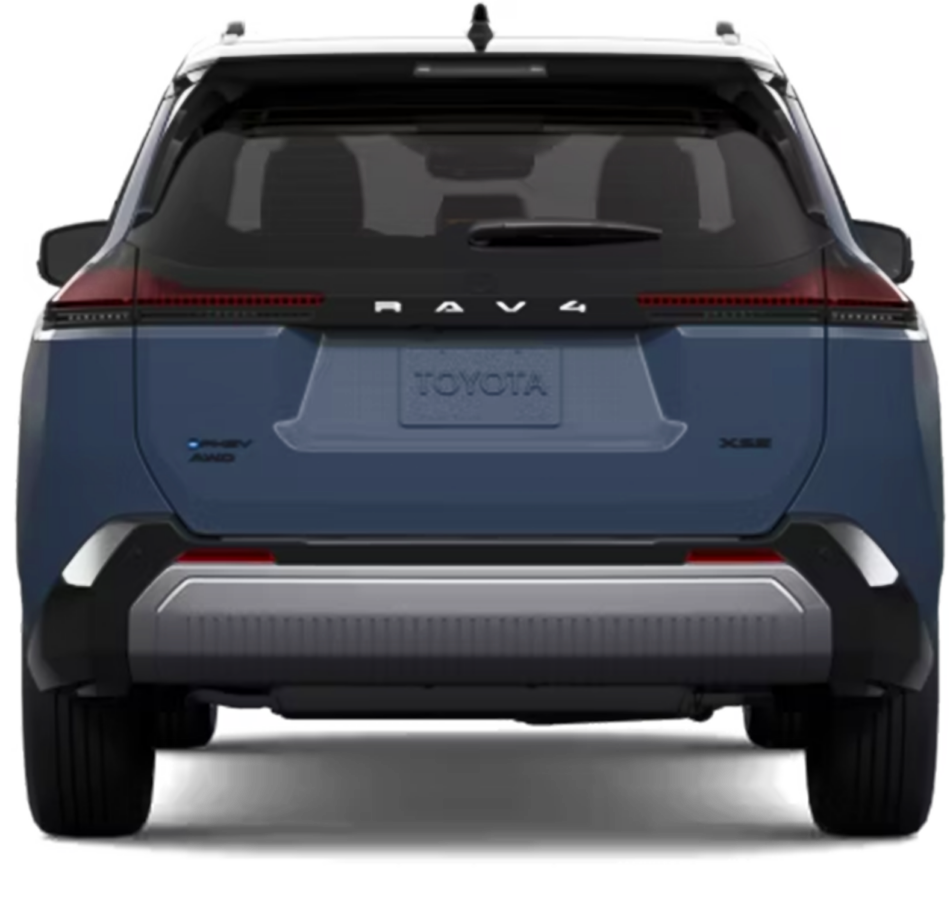 Toyota RAV 4 PHEV 09 Memo Lira Vista trasera de un SUV Toyota RAV4 azul donde se aprecian las luces traseras el parachoques trasero y el emblema de Toyota con la inscripción RAV4 en el portón trasero
