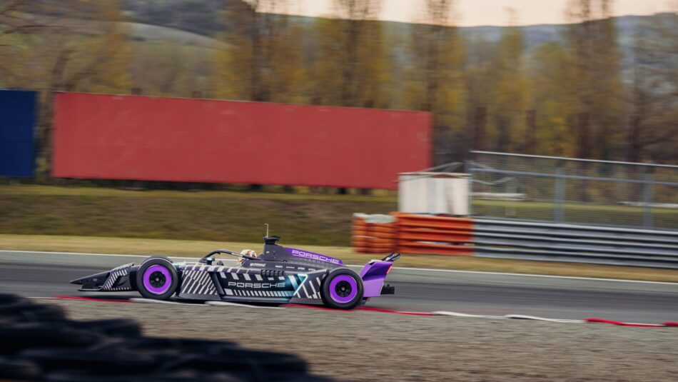 Porsche acelera hacia el futuro así es el 975 RSE que dominará la nueva era de la Fórmula E Memo Lira Porsche acelera hacia el futuro así es el 975 RSE que dominará la nueva era de la Fórmula E