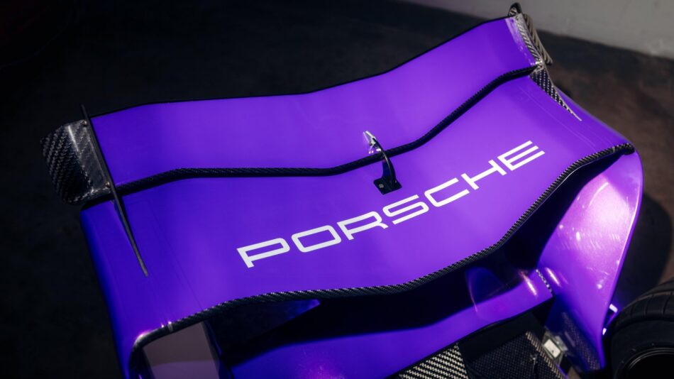 Porsche acelera hacia el futuro así es el 975 RSE que dominará la nueva era de la Fórmula E Memo Lira Porsche acelera hacia el futuro así es el 975 RSE que dominará la nueva era de la Fórmula E