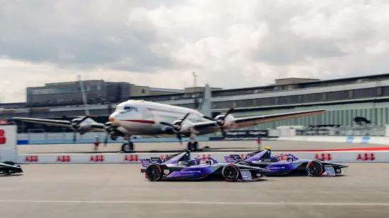 Porsche festeja 75 años de historia en el automovilismo durante el E-Prix de Berlín 2026