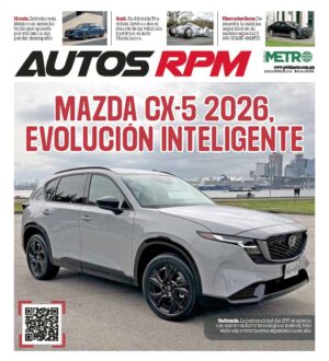 AUTOS RPM cover showing a silver Mazda CX-5 2026 with a bold red headline and city skyline in the background; QR code at bottom-left.