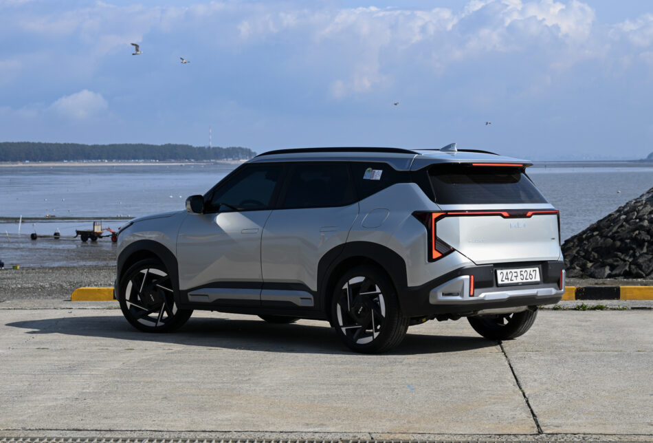 Imagen trasera de Kia Seltos HEV 2027 Memo Lira Imagen trasera de Kia Seltos HEV 2027