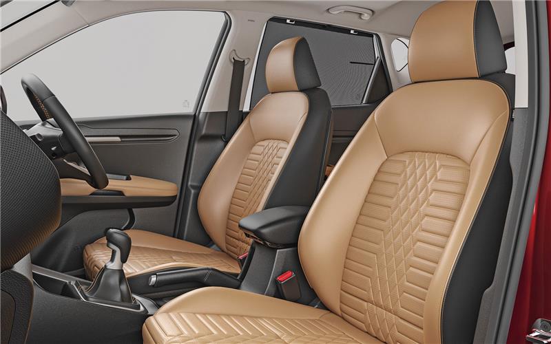 Interior en color café disponible en versión SX de Kia Sonet 2027 Memo Lira Interior en color café disponible en versión SX de Kia Sonet 2027