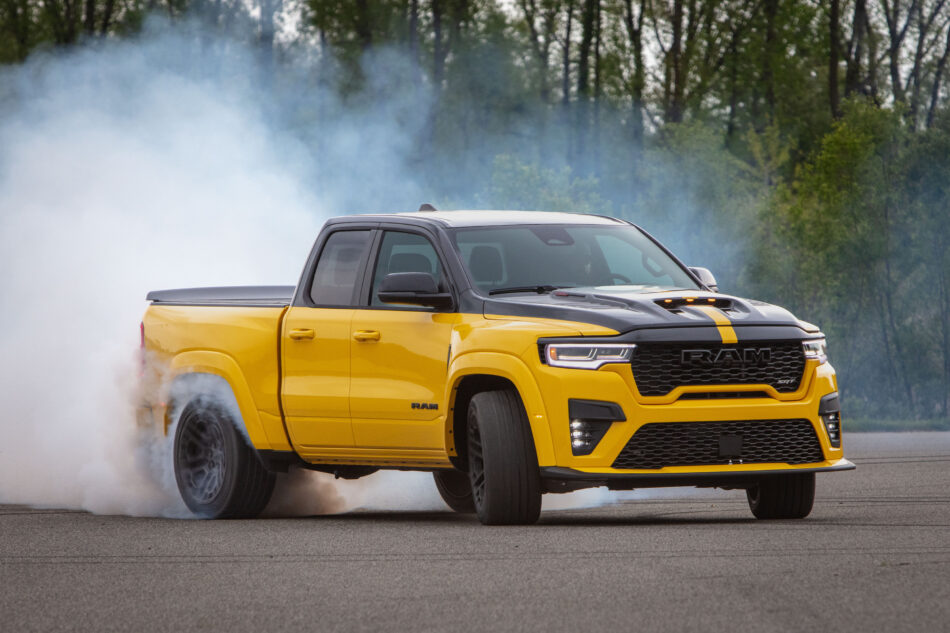 Ram 1500 Rumble Bee SRT 2027 Memo Lira Ram 1500 Rumble Bee SRT 2027