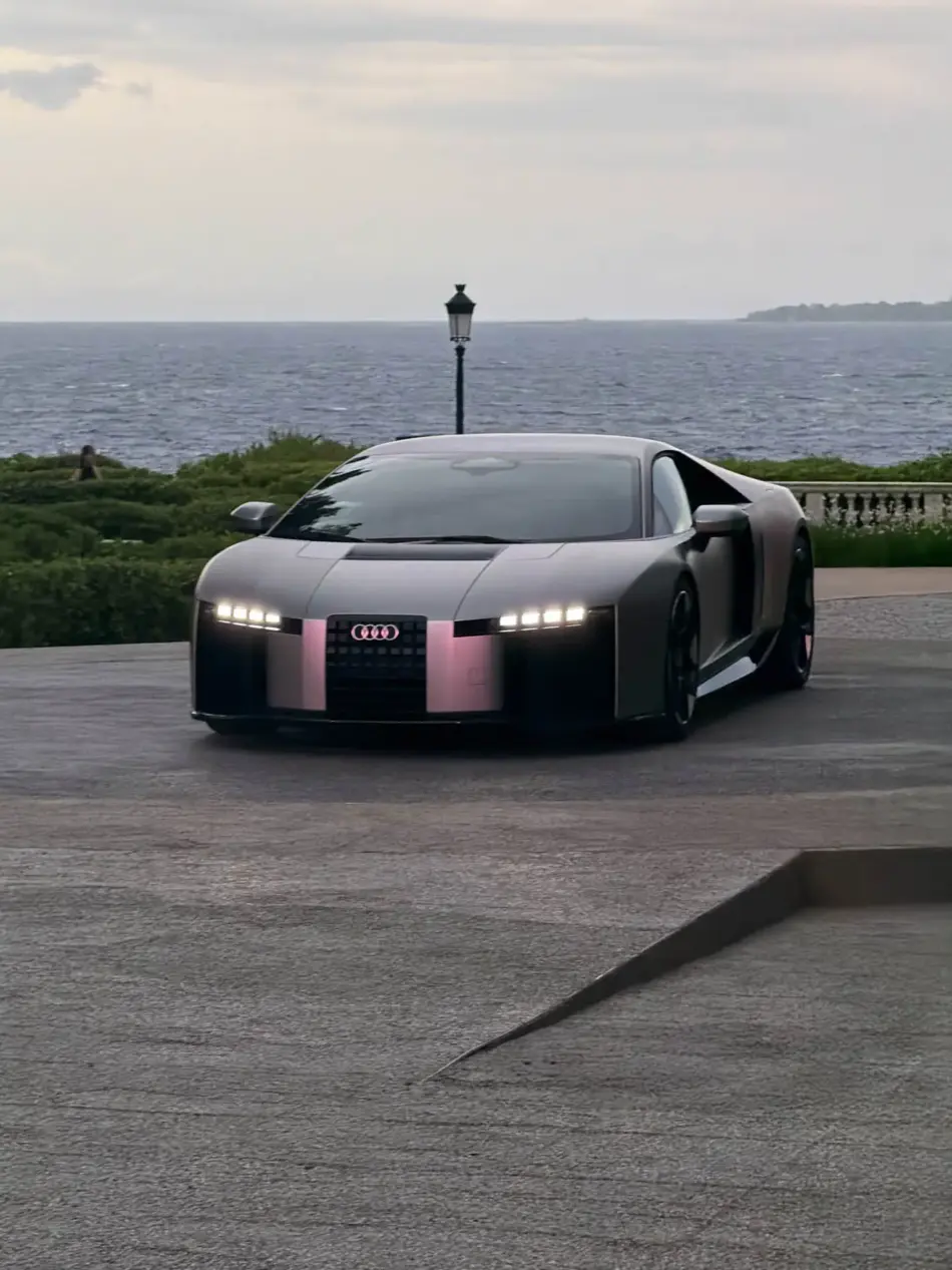 Audi Nuvolari Memo Lira Frontal del Audi Nuvolari mostrando la nueva interpretación de la parrilla y el diseño futurista de la marca