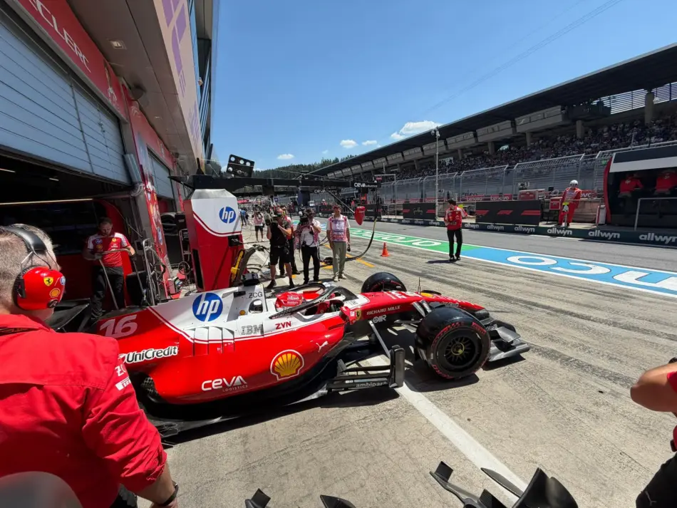 Russell aprovecha el caos en Austria y se queda con una espectacular pole tras el accidente de Verstappen