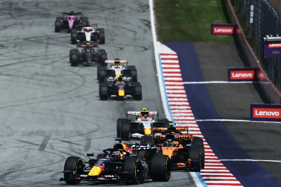 George Russell domina en Austria y recorta distancias en la pelea por el campeonato