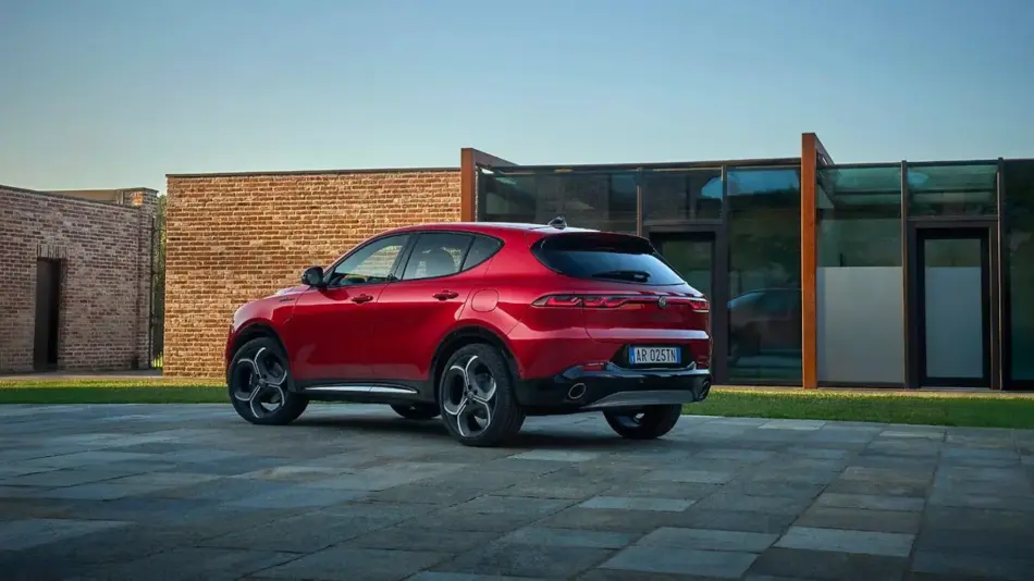 Vista trasera de Alfa Romeo Tonale PHEV