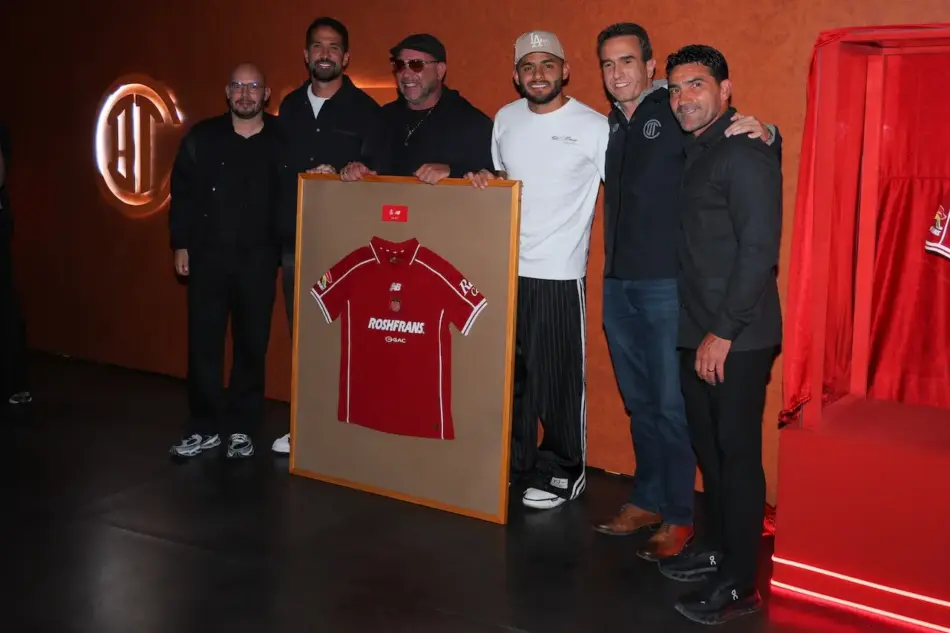 GAC México fortalece su presencia en el país con el Deportivo Toluca Futbol Club Memo Lira Jugadores del Deportivo Toluca en la presentación de la nueva camiseta con el patrocinio de GAC México