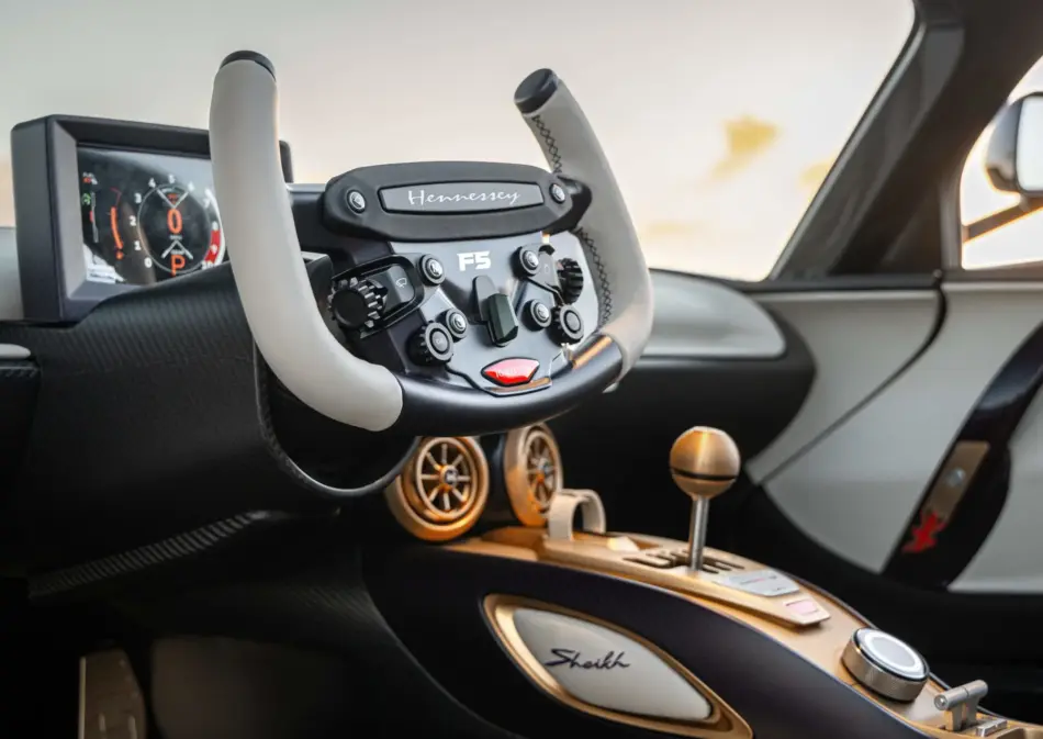 Interior de Hennessey Venom F5M con la fibra de carbono como protagonista Memo Lira Interior de Hennessey Venom F5 M con la fibra de carbono como protagonista