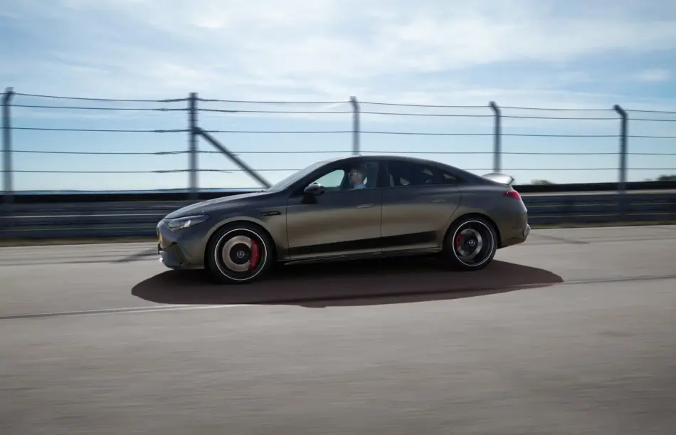 MercedesAMG CLA 45 4MATIC+ dinamismo eléctrico Memo Lira Mercedes AMG CLA 45 4MATIC+ dinamismo eléctrico