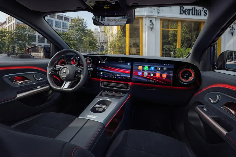 Interior lujoso con tres pantallas en MercedesBenz GLA Memo Lira Interior lujoso con tres pantallas en Mercedes Benz GLA