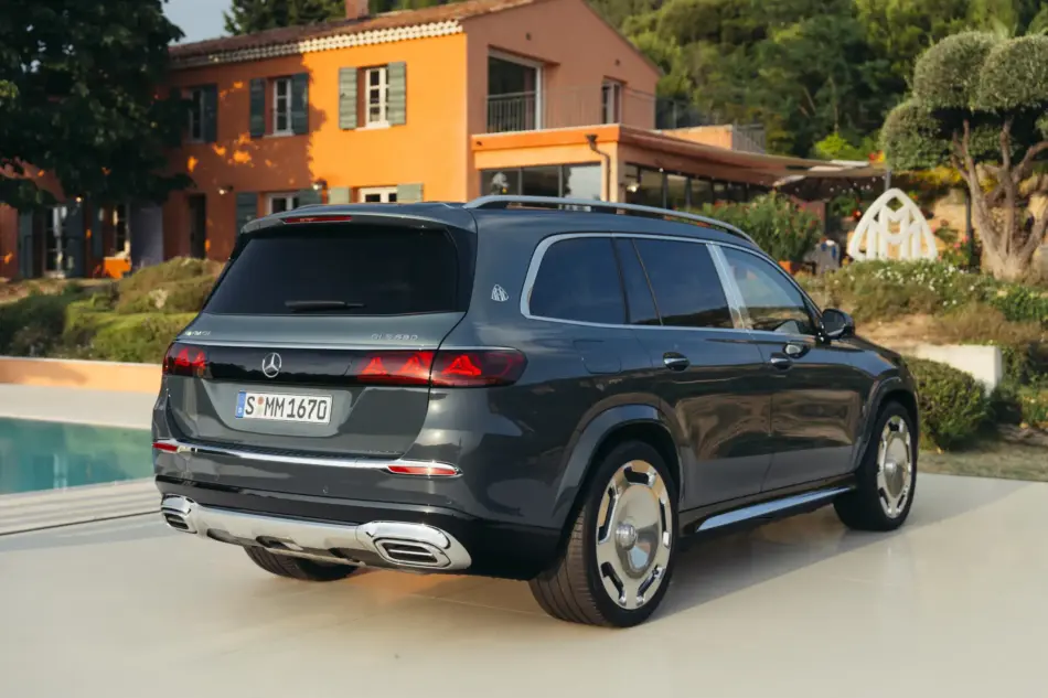 Mercedes Maybach GLS imagen trasera