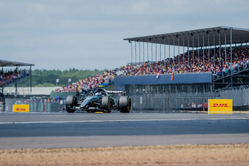 Antonelli vuela en Silverstone el joven de Mercedes conquista una nueva pole en Gran Bretaña Memo Lira Antonelli vuela en Silverstone el joven de Mercedes conquista una nueva pole en Gran Bretaña